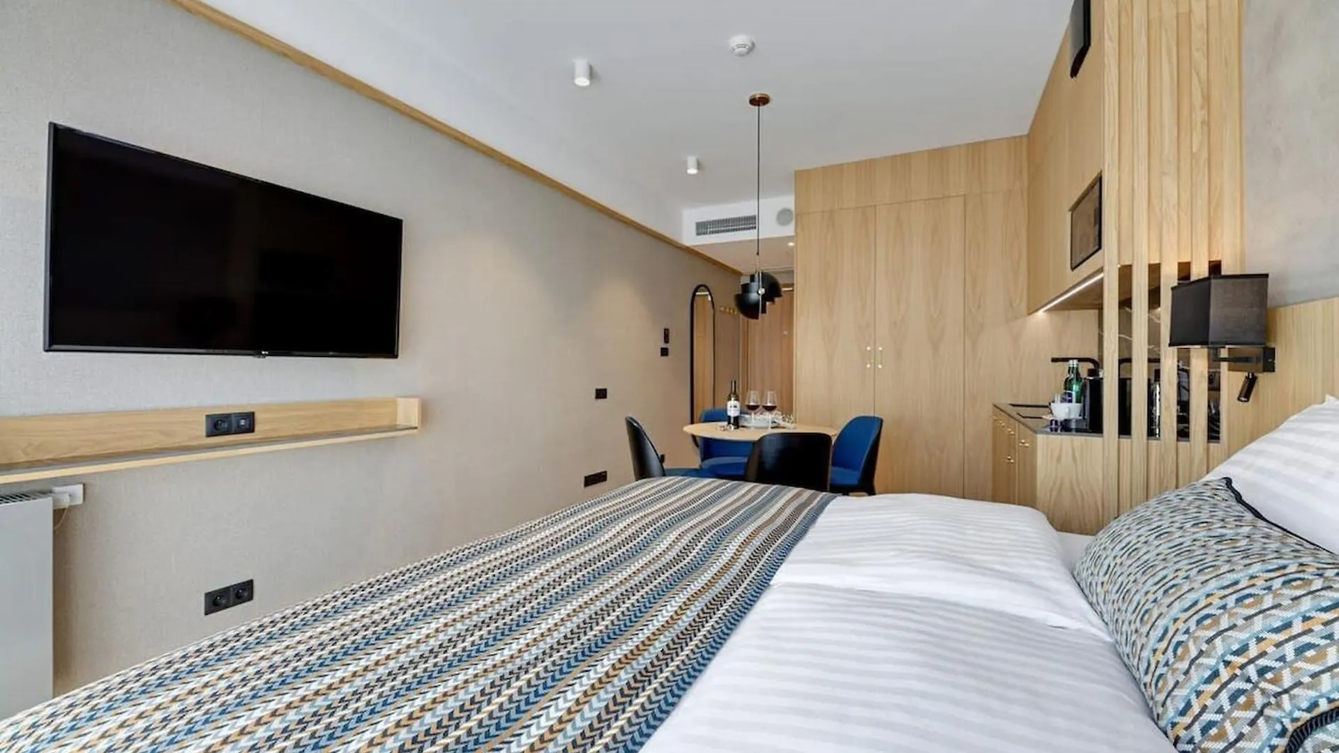 Apartment Deo Plaza - Apartamenty W Sercu Gdanska By Rent Like Home Polen