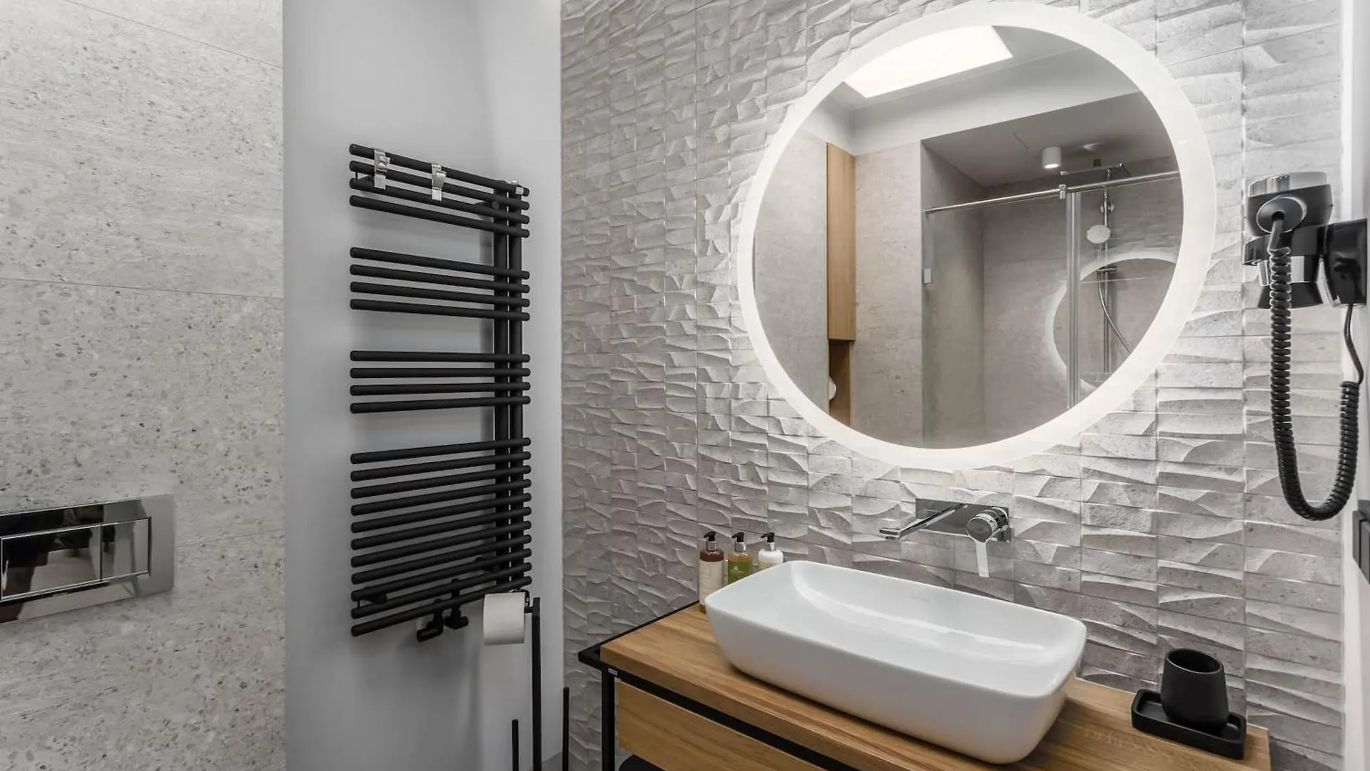 Deo Plaza - Apartamenty W Sercu Gdanska By Rent Like Home 0*, Danzica