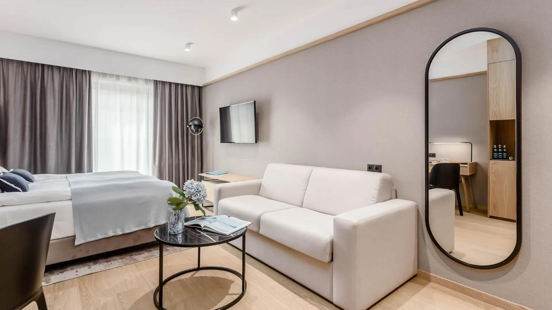 Deo Plaza - Apartamenty W Sercu Gdanska By Rent Like Home 0*, Danzica
