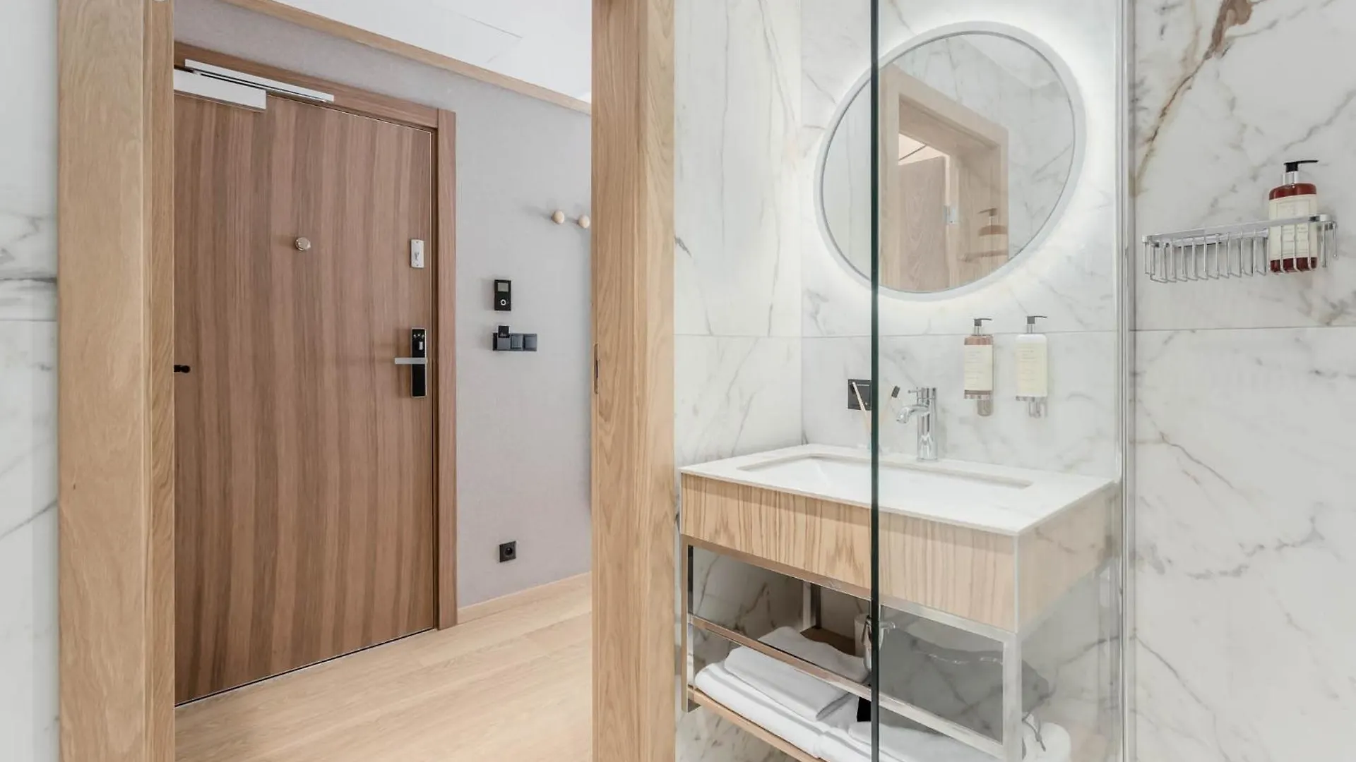 Deo Plaza - Apartamenty W Sercu Gdanska By Rent Like Home 0*, Danzica
