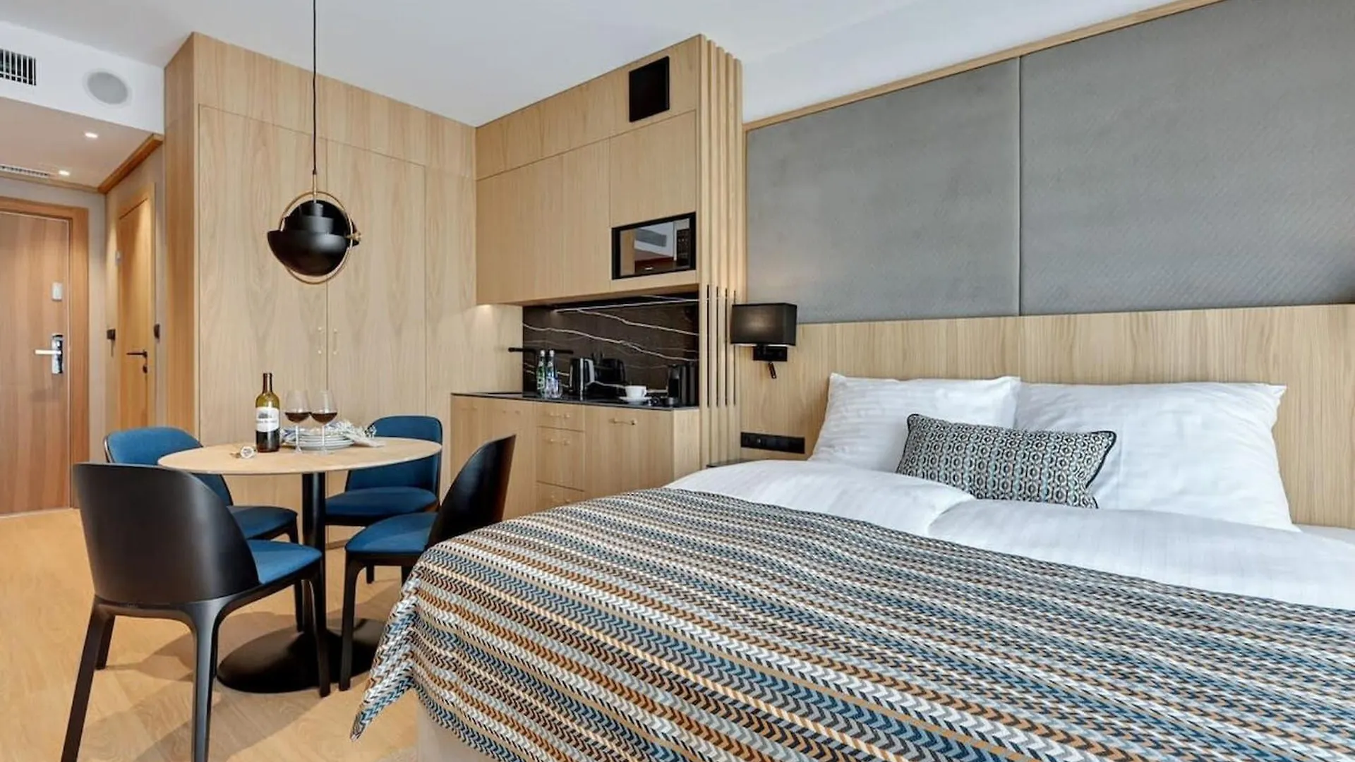 Deo Plaza - Apartamenty W Sercu Gdanska By Rent Like Home Poland