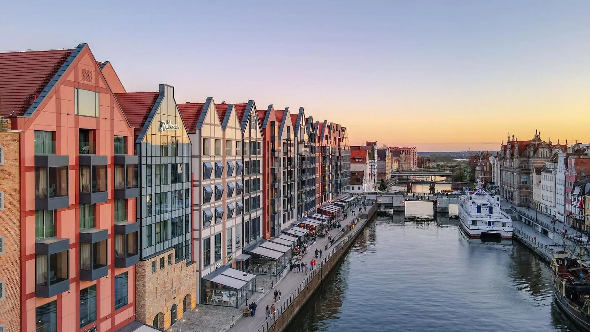 Deo Plaza - Apartamenty W Sercu Gdanska By Rent Like Home Poland