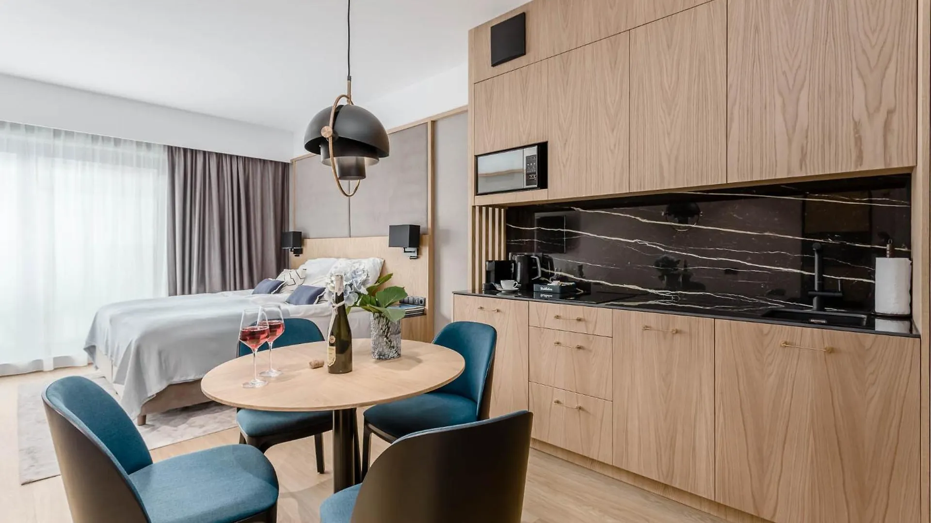Deo Plaza - Apartamenty W Sercu Gdanska By Rent Like Home شقة